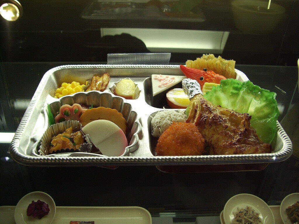 刑務所のクリスマス食事の実態｜ケーキやチキンが出る噂と予算の真実