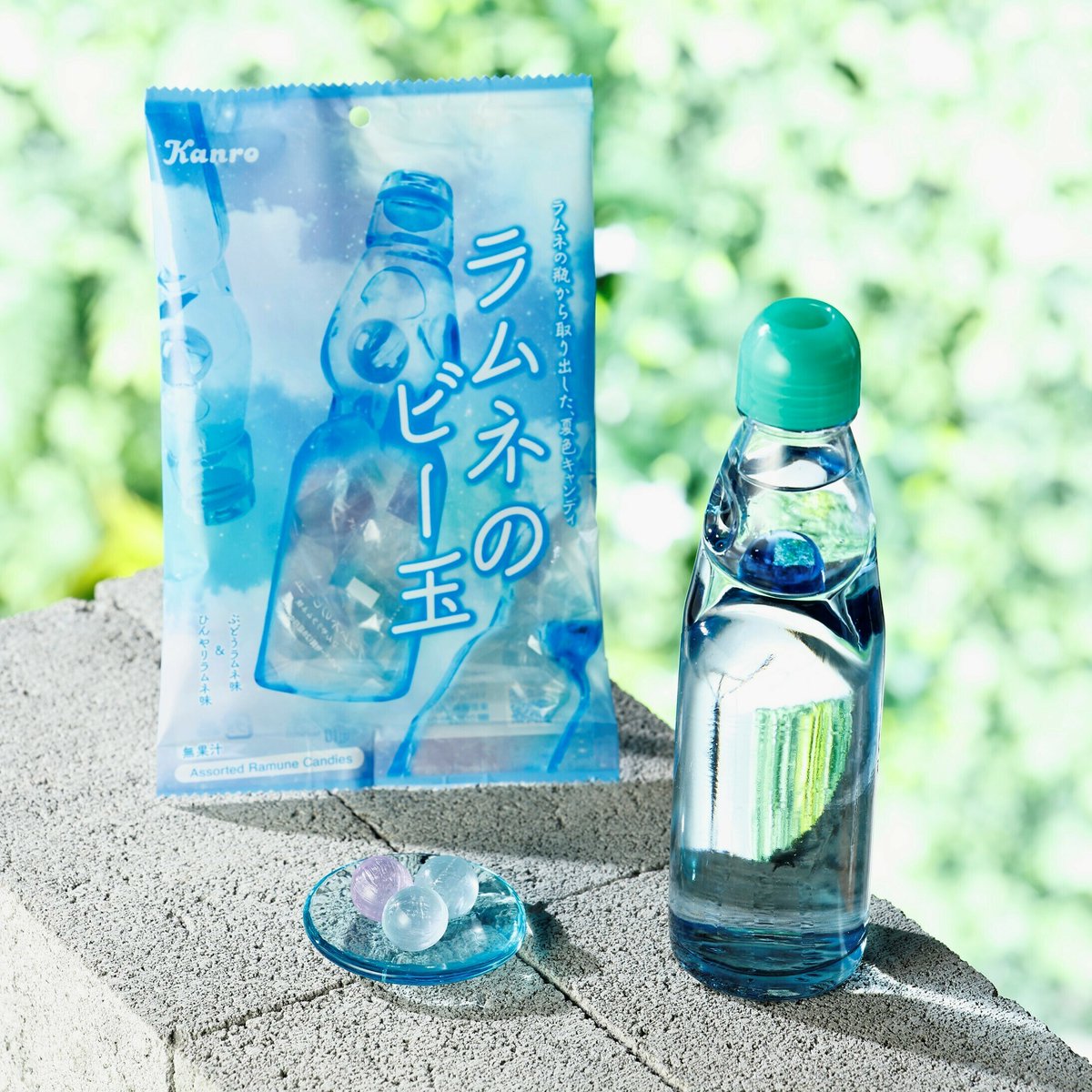 ラムネのビー玉はなぜ入ってる？炭酸の秘密と安全な取り出し方を徹底解剖