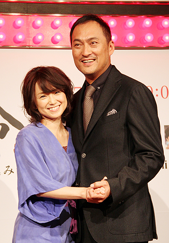 渡辺謙と再婚した「一般人女性」の現在地——軽井沢での静かな素顔と、2026年に紡ぐ愛のリアル