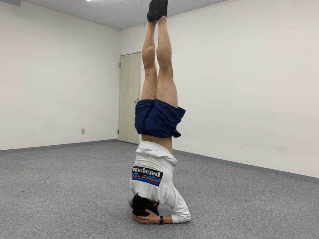 三点倒立ができない本当の理由とは？首を痛めず成功するコツと練習法