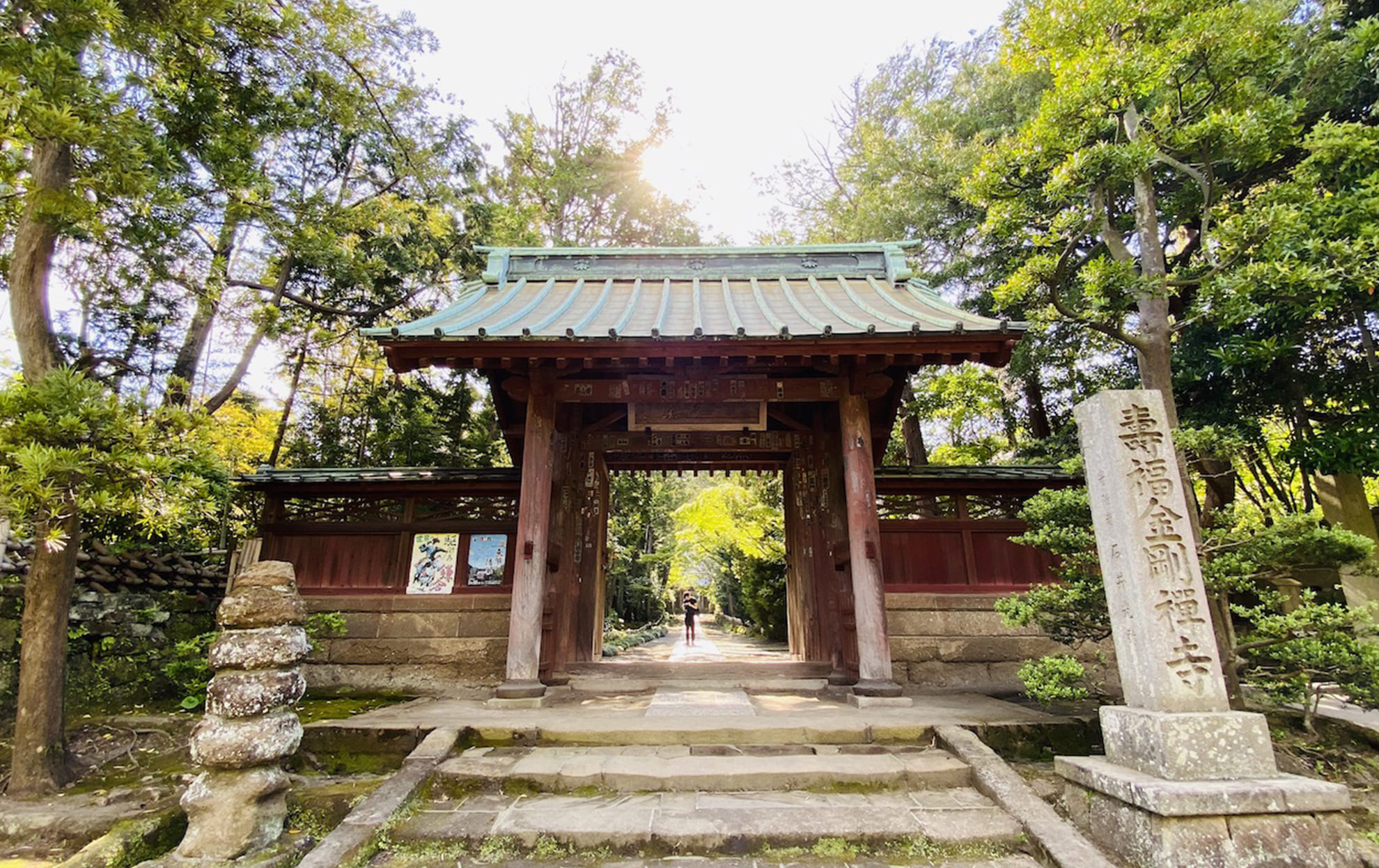 鎌倉寿福寺の見どころと歴史の真相｜石畳の参道や墓の最新拝観ガイド