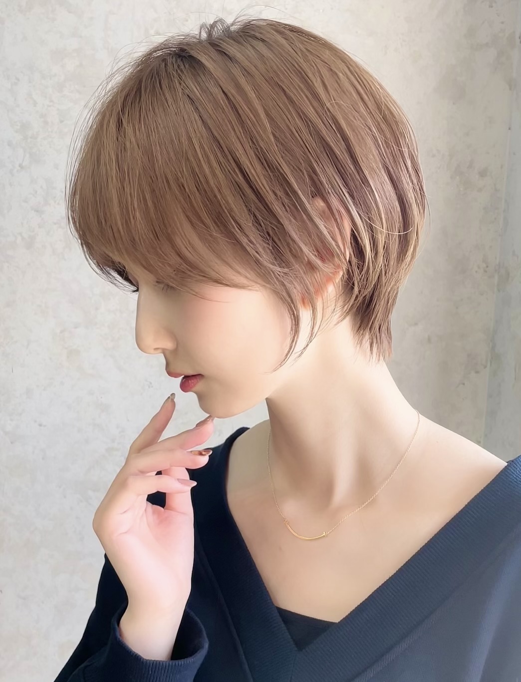 2026年ヘアトレンド最前線：なぜ今「大人の洗練ショート」が日本の街を席巻しているのか？透明感カラーと立体カットで魅せる最新スタイル徹底解剖