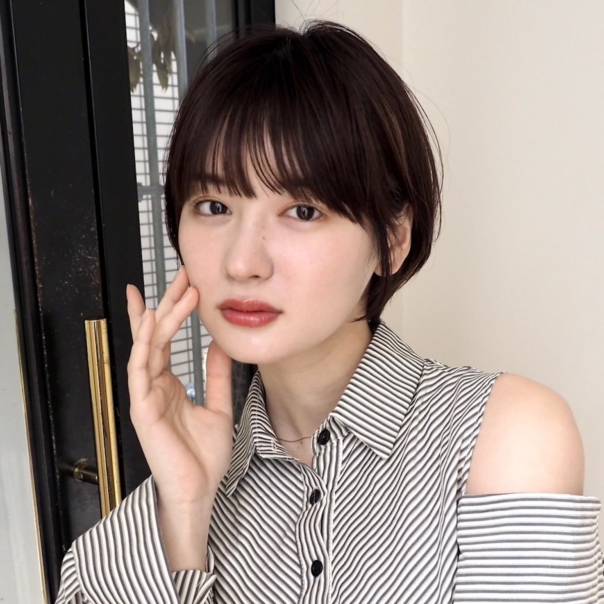 耳かけショートボブで圧倒的に垢抜ける！小顔見せの法則と最新似合わせ術
