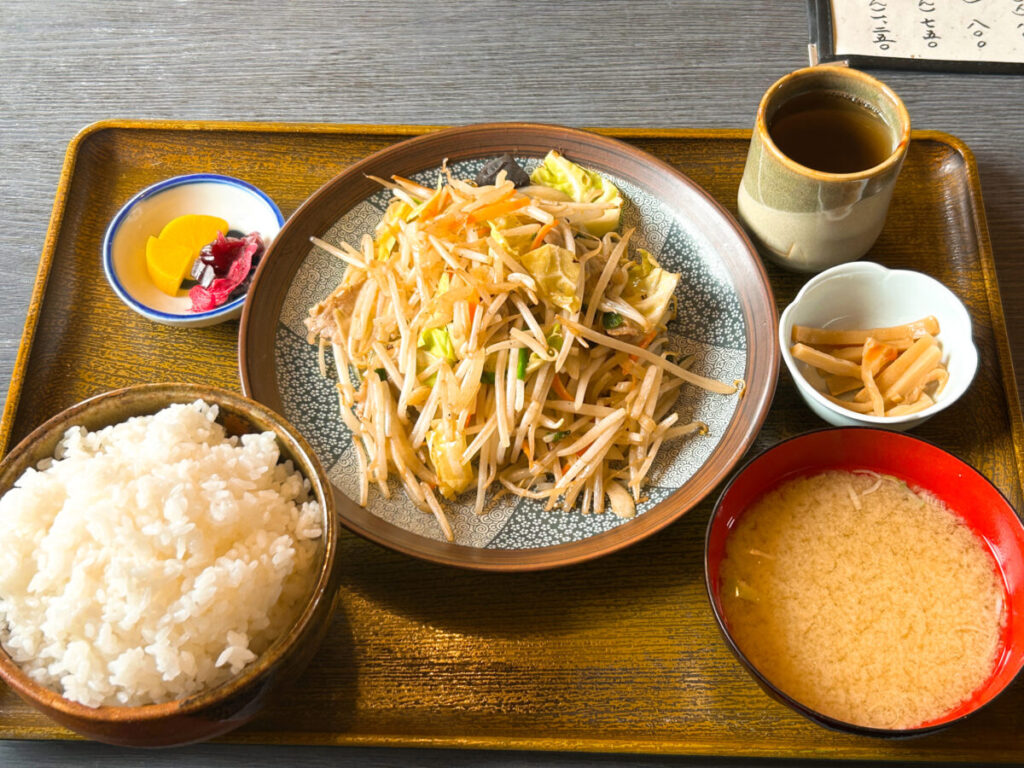 お食事処中村屋の人気の秘密とは？名物海鮮丼と混雑回避法を徹底解剖