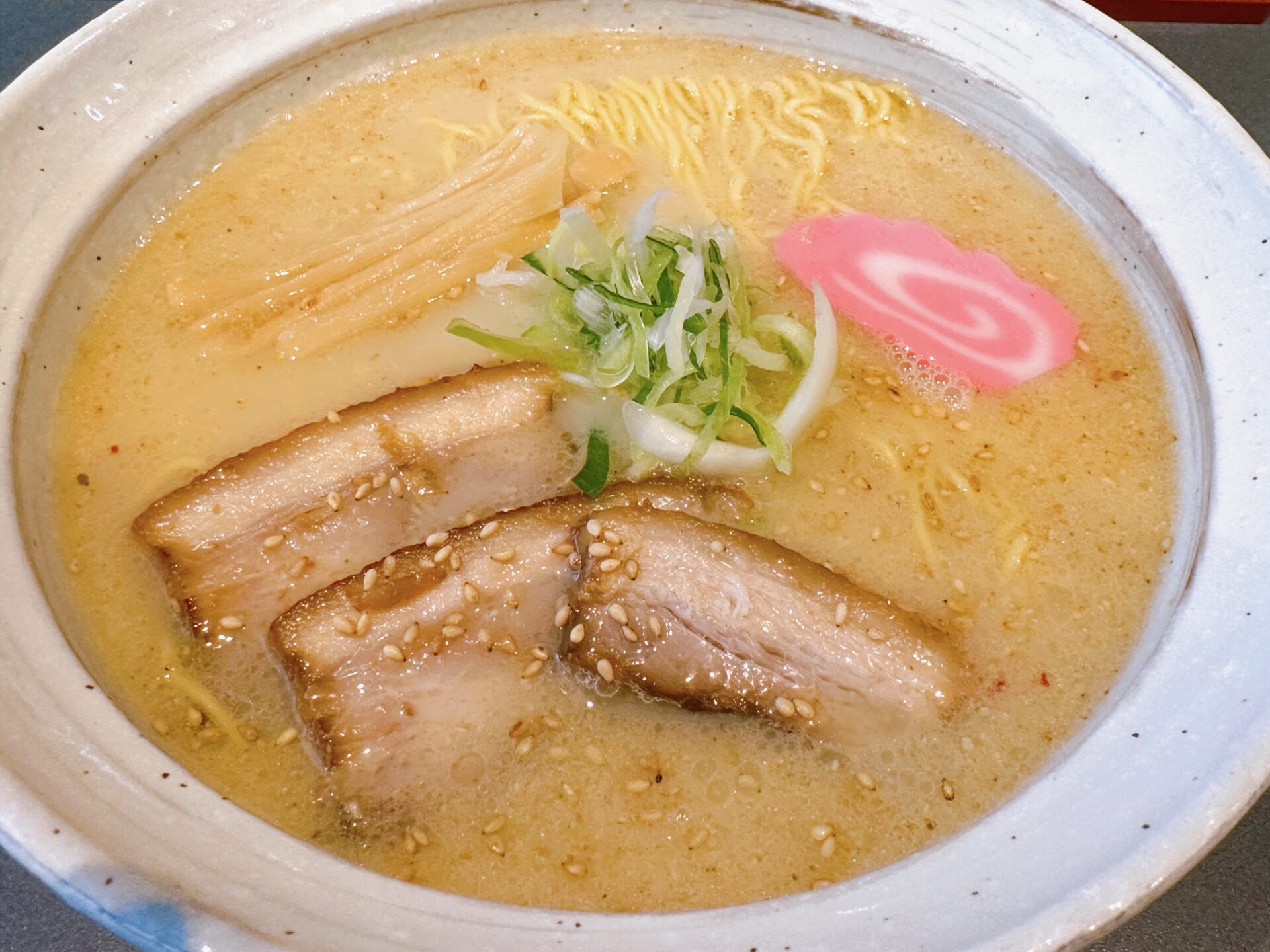 旭川「らーめん三日月」の真価！山頭火系譜の絶品スープと人気メニュー