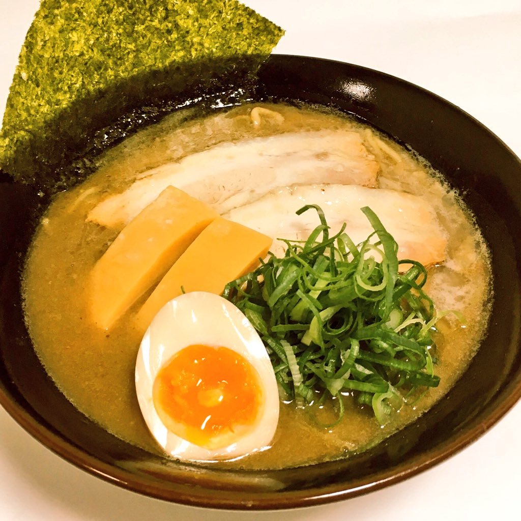 一乗寺・驚麺屋の超濃厚豚骨を解剖！レンゲが立つ噂の真相とリアル評判