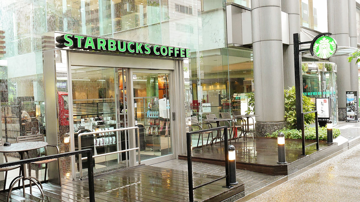 スタバ京都烏丸六角店を徹底取材！六角堂を望む絶景席と混雑攻略法