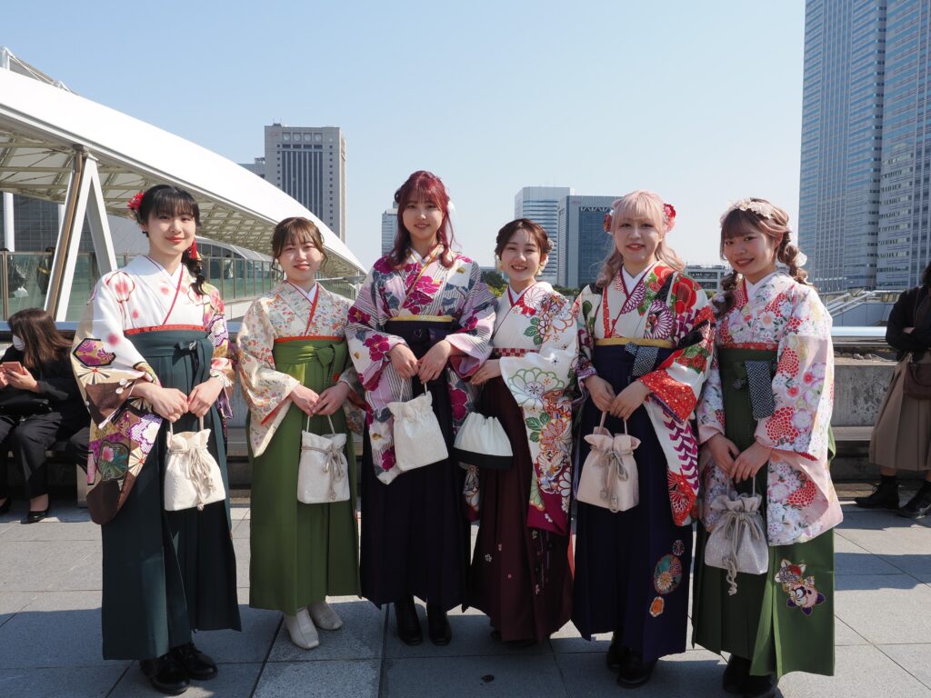 大学卒業式2026最新完全ガイド｜袴・スーツの服装マナーから保護者参加、日程確認の失敗しない全知識