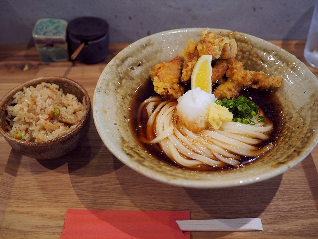 扇町「うどん屋あすろう」徹底解剖！行列の理由と名物ひやかけの秘密