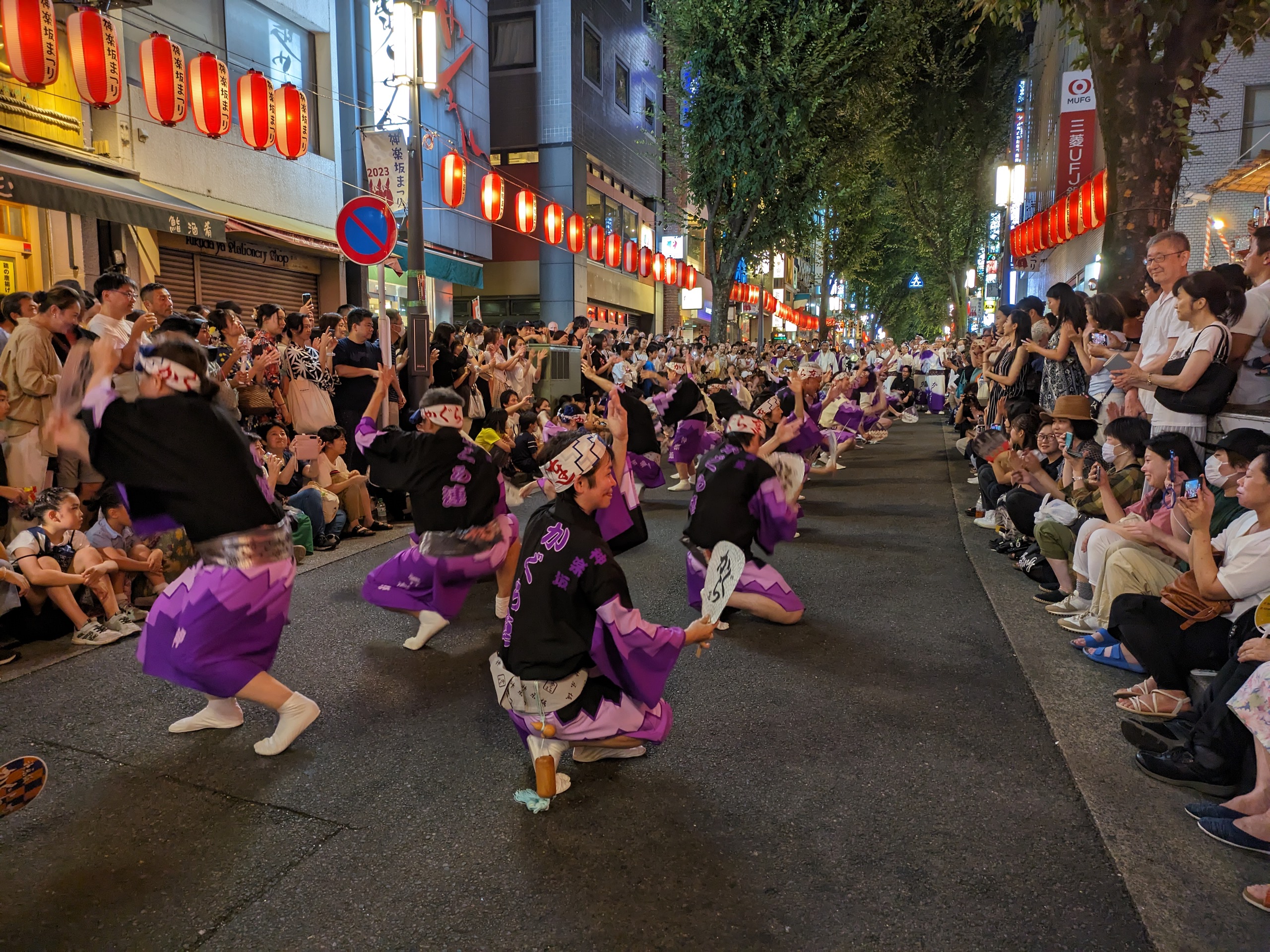 【2026最新】神楽坂阿波踊り完全網羅！日程・屋台と穴場観覧術