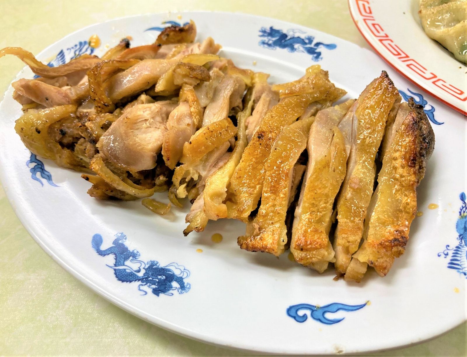 神戸三宮の銘店「天一軒」を徹底取材！名物モモ肉と餃子の真価＆攻略法