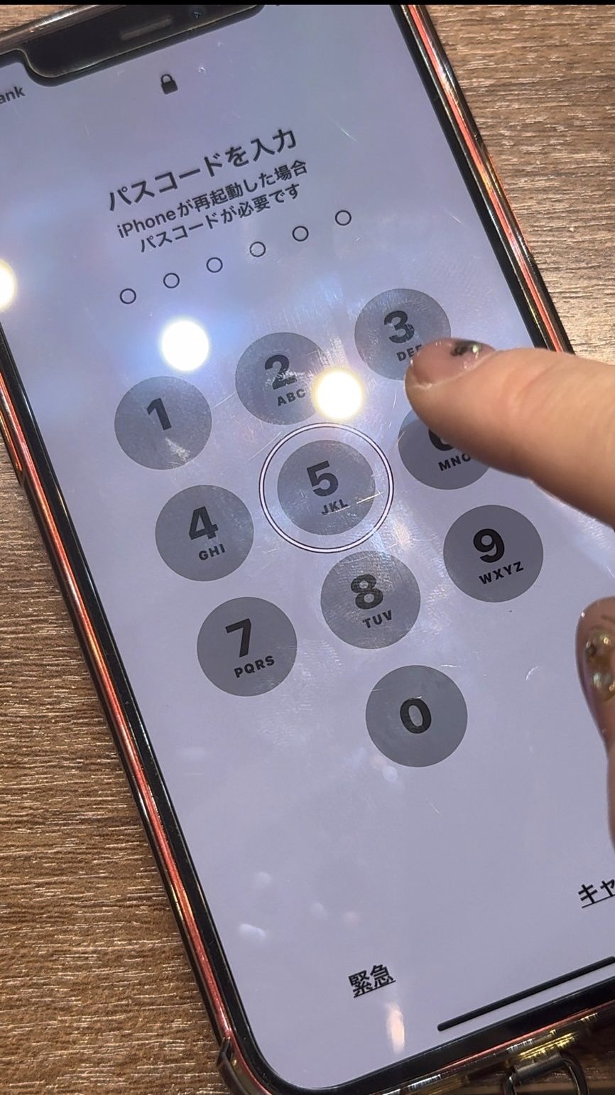 突然喋るIphoneのボイスオーバー解除法！2026年最新の即効手順