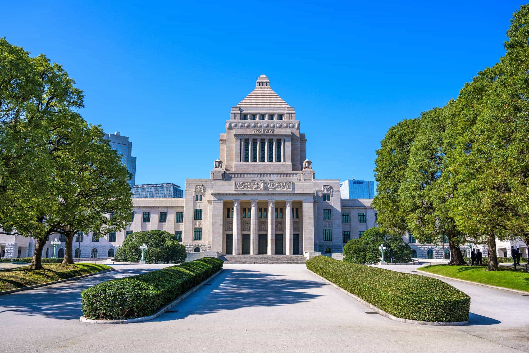 国会議事堂見学は予約なしで当日可能？衆参の違いと限定食堂の真実