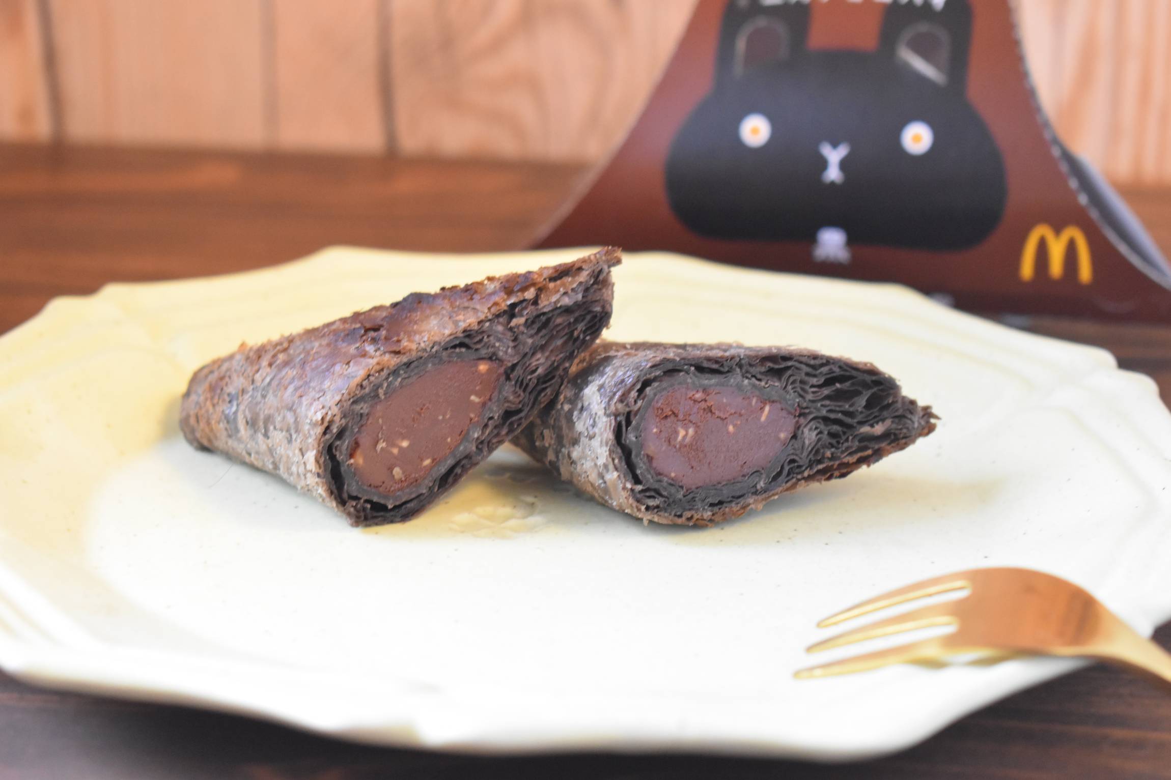 三角チョコパイの冷凍保存術！アイス風の裏技とサクサク温め直し方