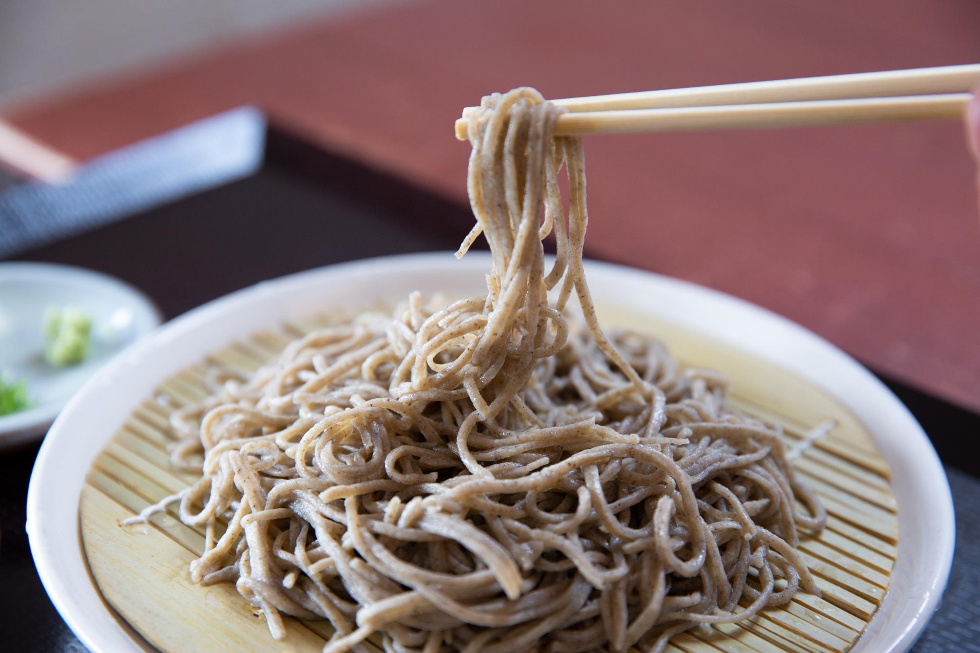 そば茶屋の最新メニューと価格一覧！名物板そばと人気ランチの魅力