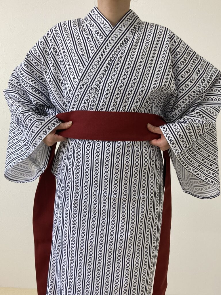 旅館の浴衣帯はどう結ぶ？崩れない巻き方と男女別マナー決定版