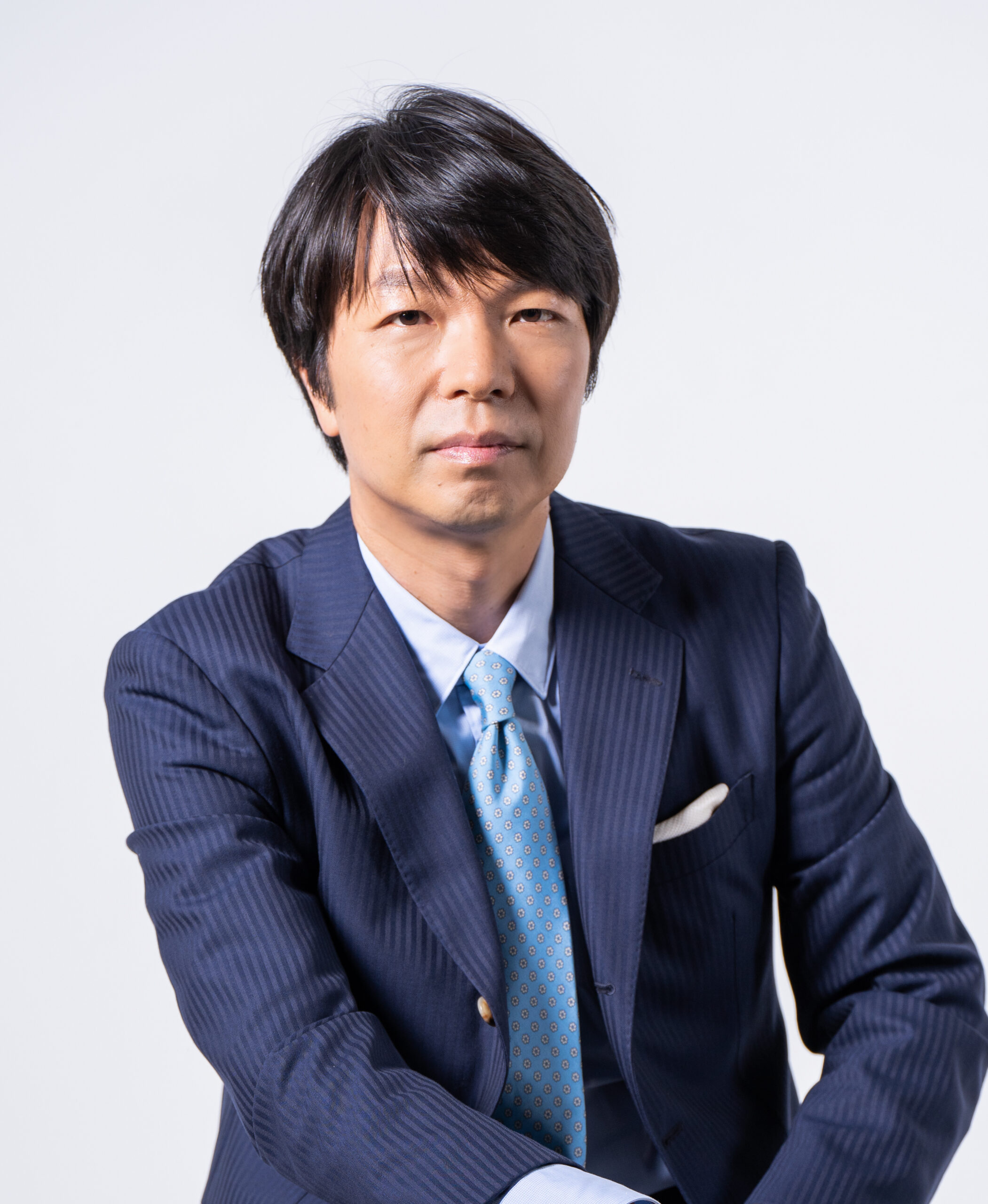 ジャーナリスト青山の経歴と現在！注目の発言やスクープの真相を追う