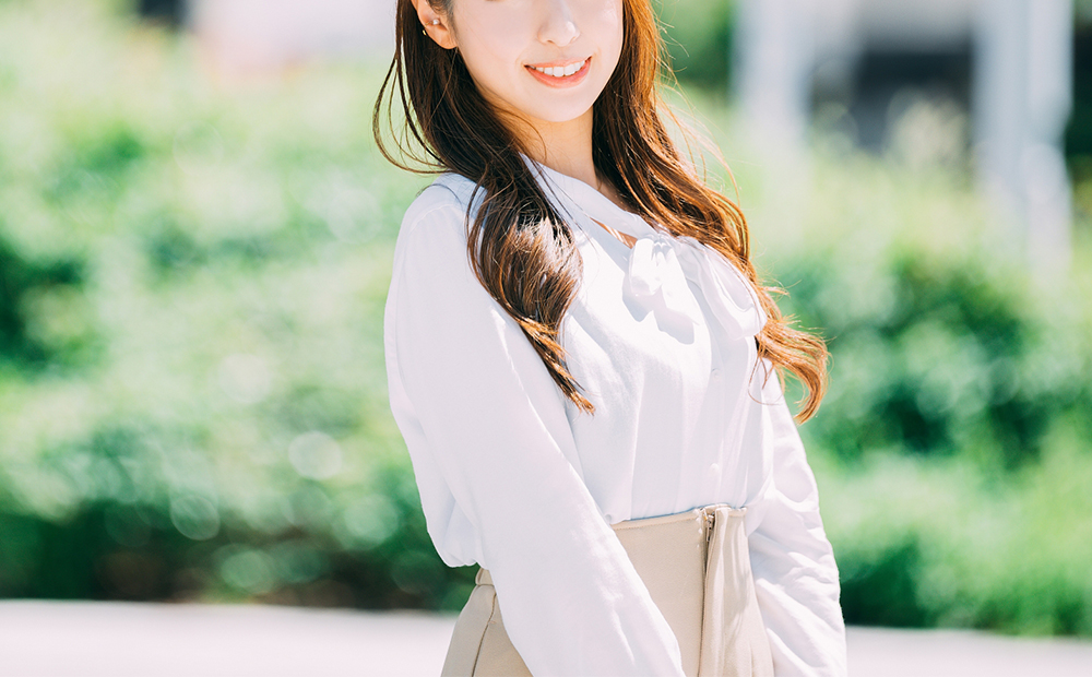 2026年、なぜ「品と静けさ」が心を惹きつけるのか？現代が求める新たな女性像の深層