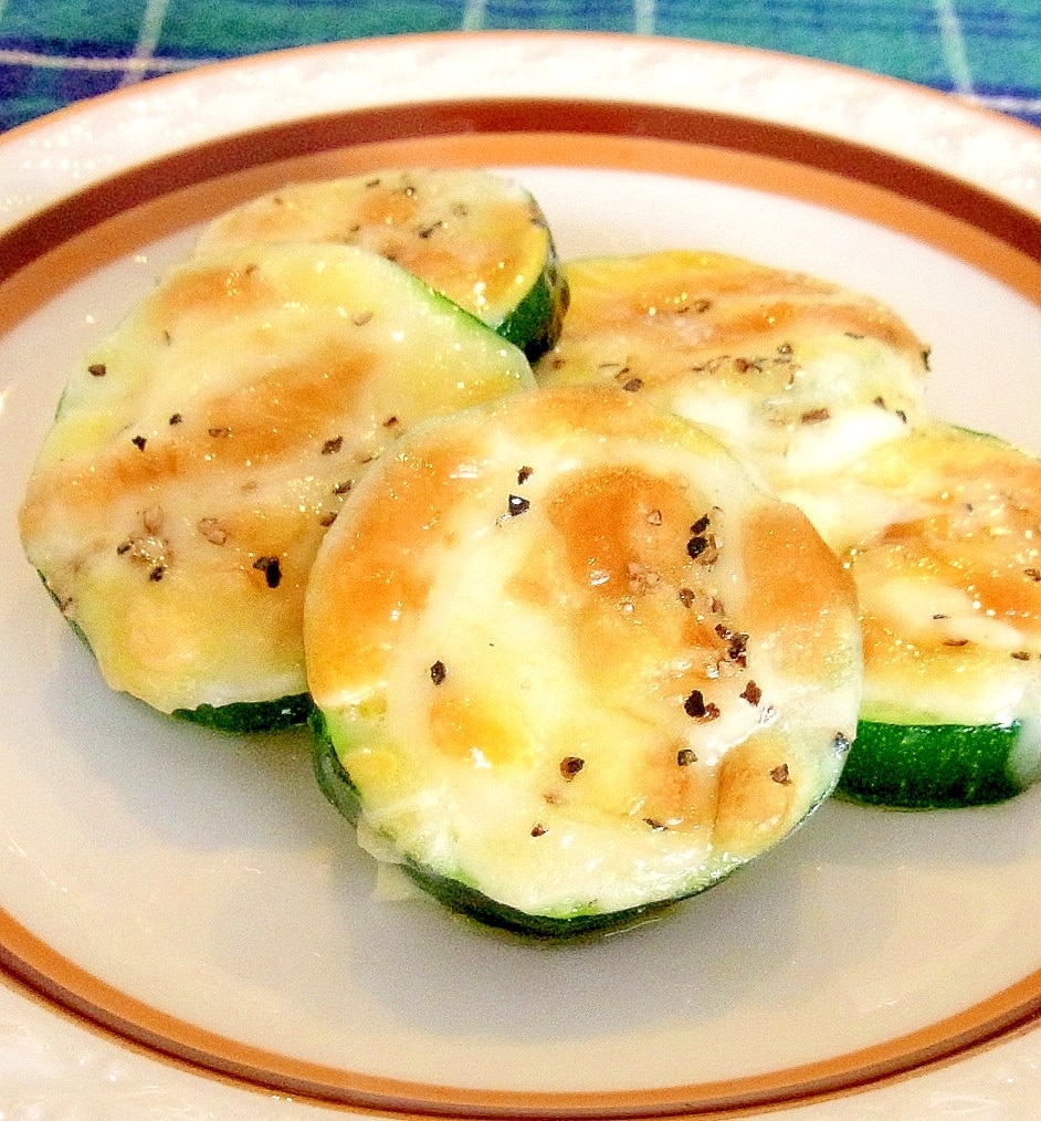 焼くだけで絶品！ズッキーニ×チーズの簡単人気レシピとプロの極意
