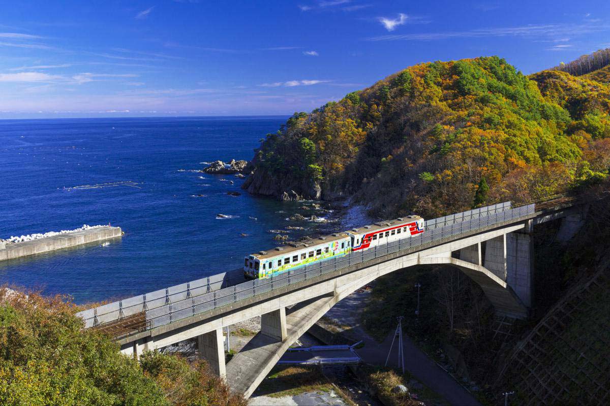 太平洋の絶景を走る三陸鉄道！あまちゃん聖地巡礼とイベント列車