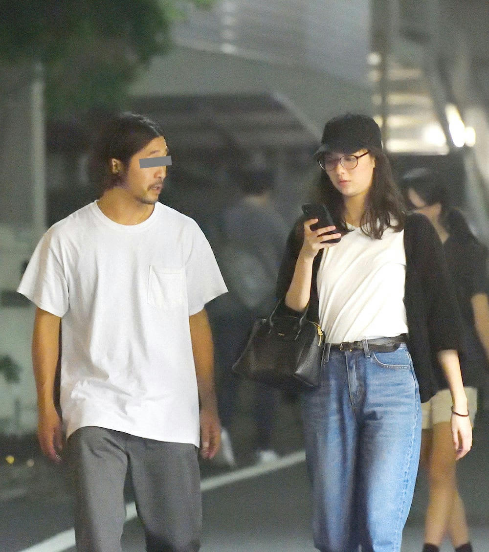 新川優愛とロケバス婚の真相｜忘れ物猛アタックから夫婦の現在まで