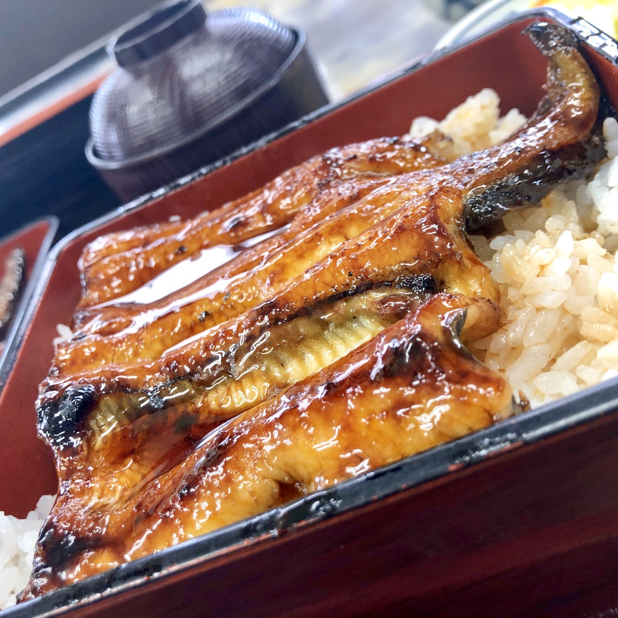 成田「うなぎ い志ばし」なぜ行列？炭火焼きの絶品うな重と混雑対策