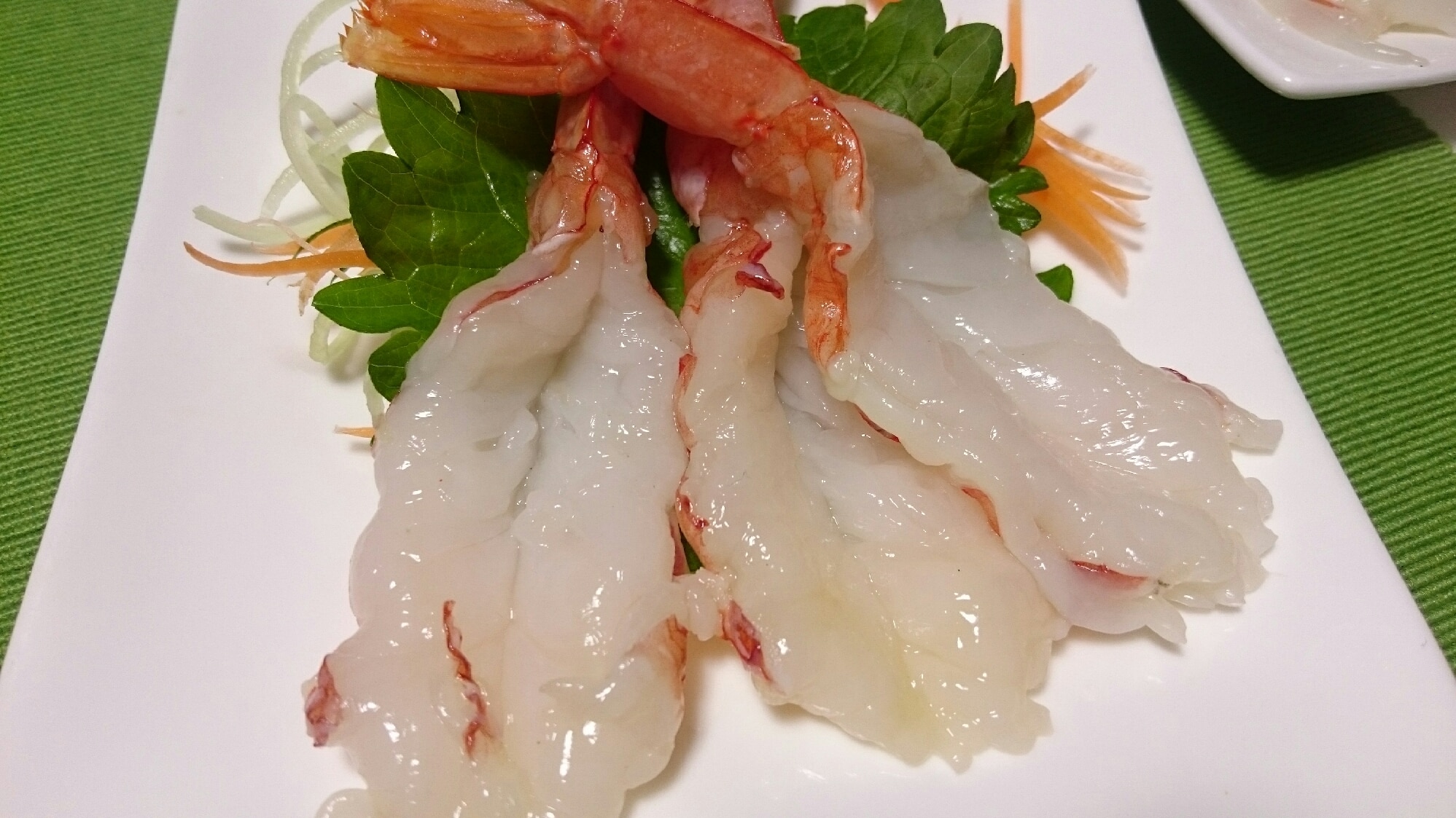 赤エビの刺身は危険？生食の見分け方と劇的にプリプリ化する下処理術