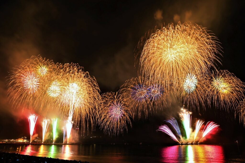 江の島の夜空を変えた伝説の一夜——「藤沢花火大会 2026」が湘南の観光未来像に遺した決定的なインパクト