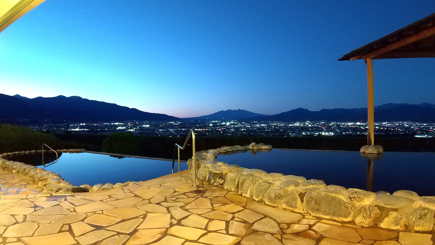 山梨みたまの湯の絶景露天！夜景遺産と混雑回避＆クーポン完全ガイド