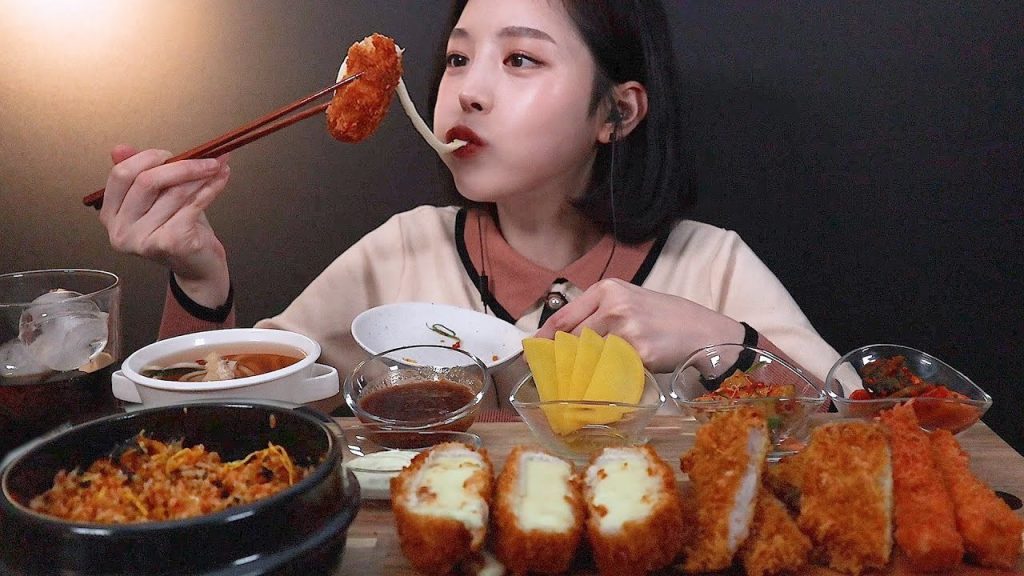 欲望と脳科学が交差する2026年、「食べる動画」が世界経済と私たちの食卓を塗り替えた理由
