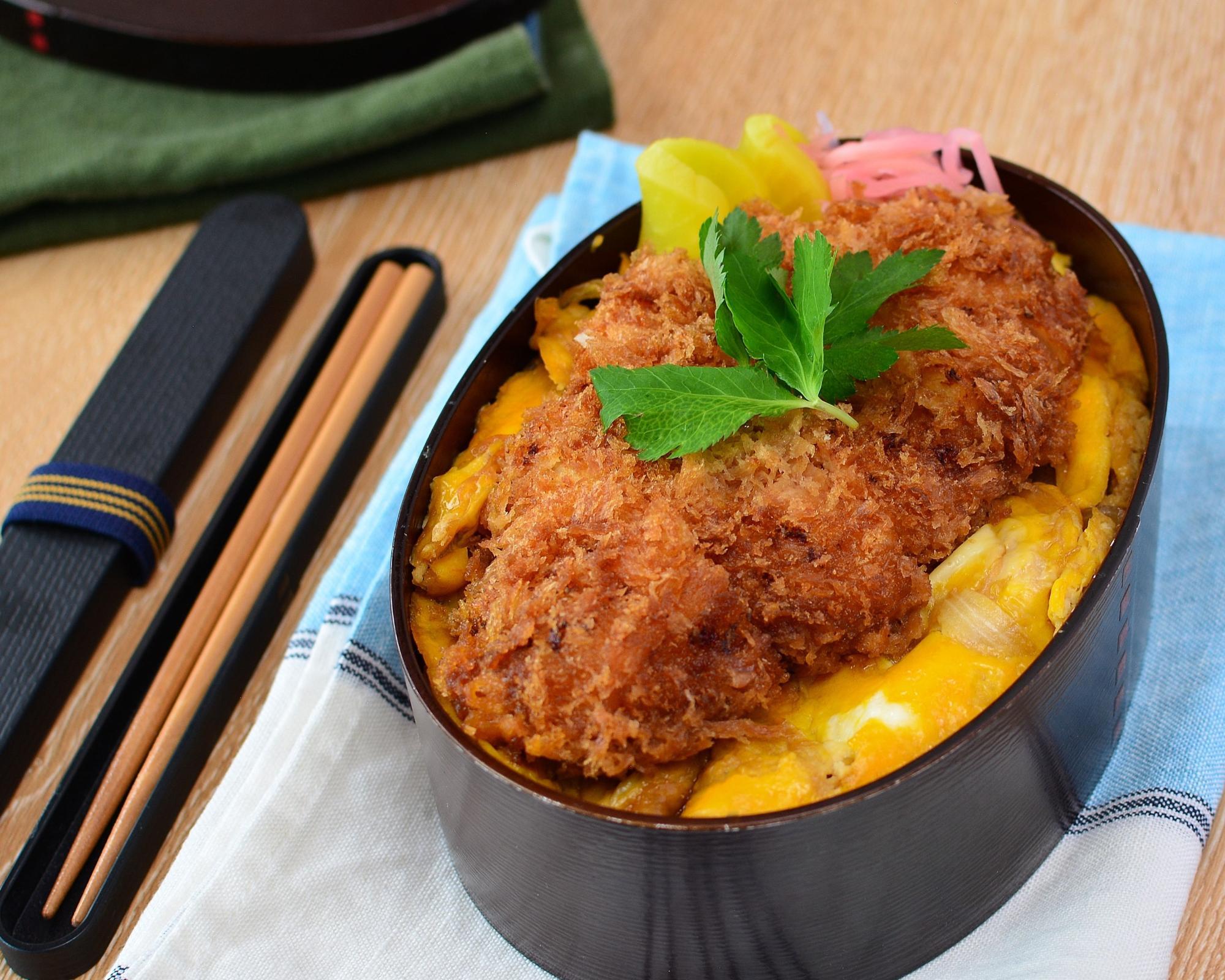 カツ丼弁当が冷めてもサクサク旨い！プロ直伝の裏ワザと人気店比較