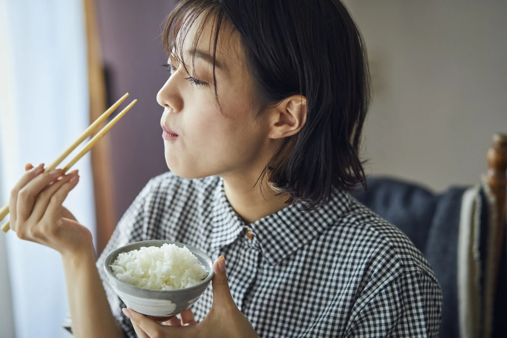 2026年最新バイブル｜プラスチックを脱却するキッチン革命。プロが本音で明かす「木 の まな板 おすすめ」新基準と選び方