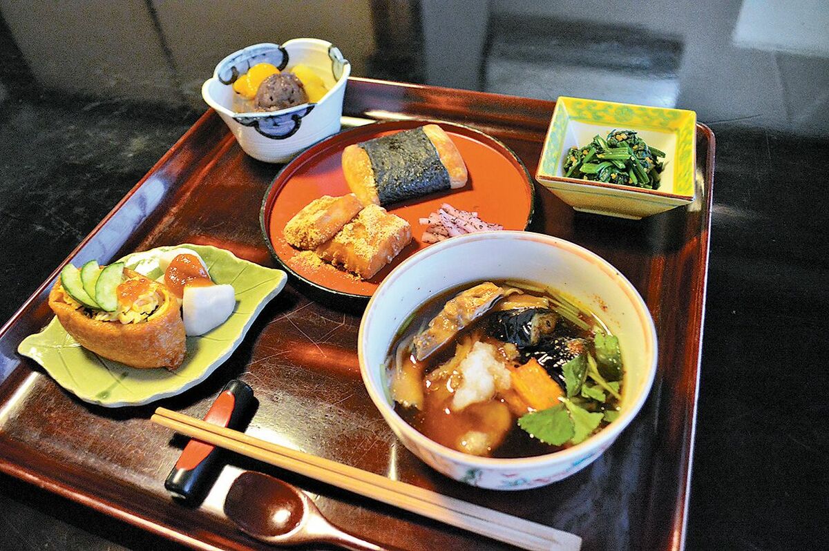 道場宿おもち茶屋の予約殺到の真相｜つきたて餅ランチと混雑回避術