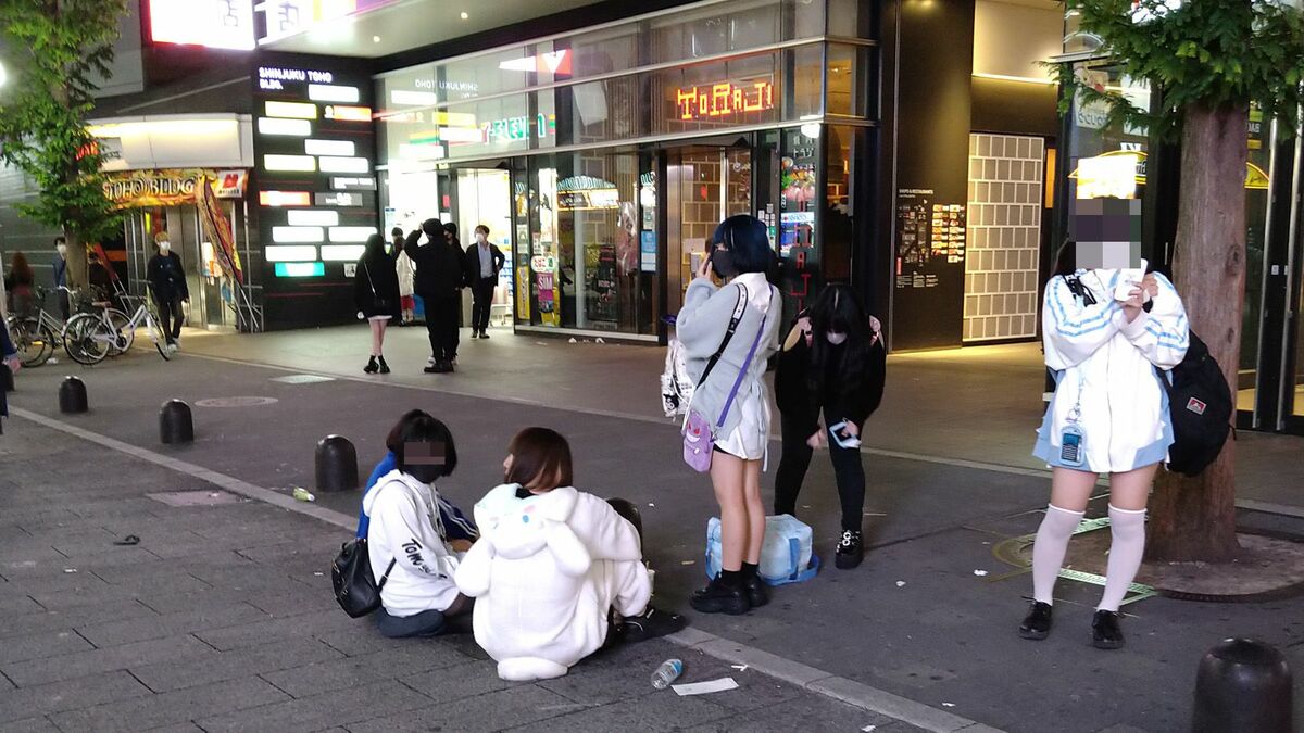 トー横の衝撃実態がついに公開！歌舞伎町シネシティ広場の現在と真相
