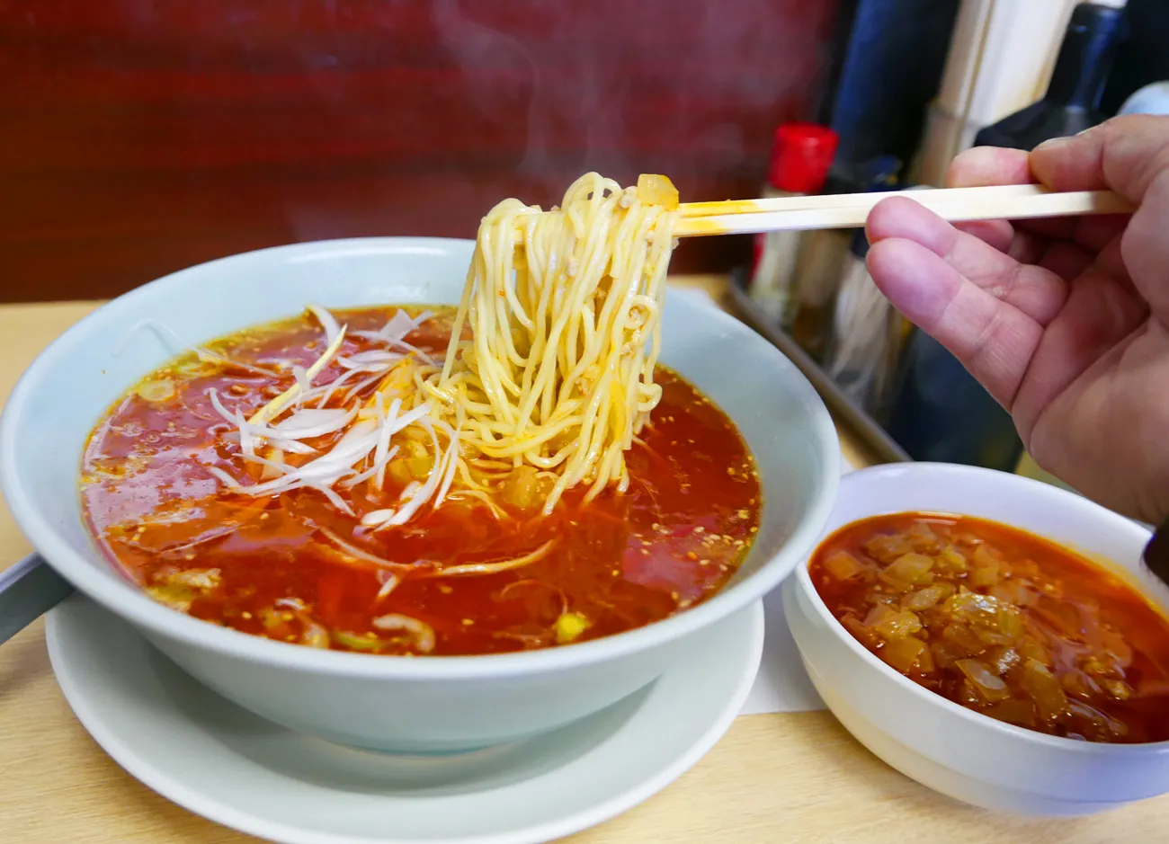 勝浦タンタンメン屈指の名店「松野屋」の魅力！辛さの秘密と混雑攻略