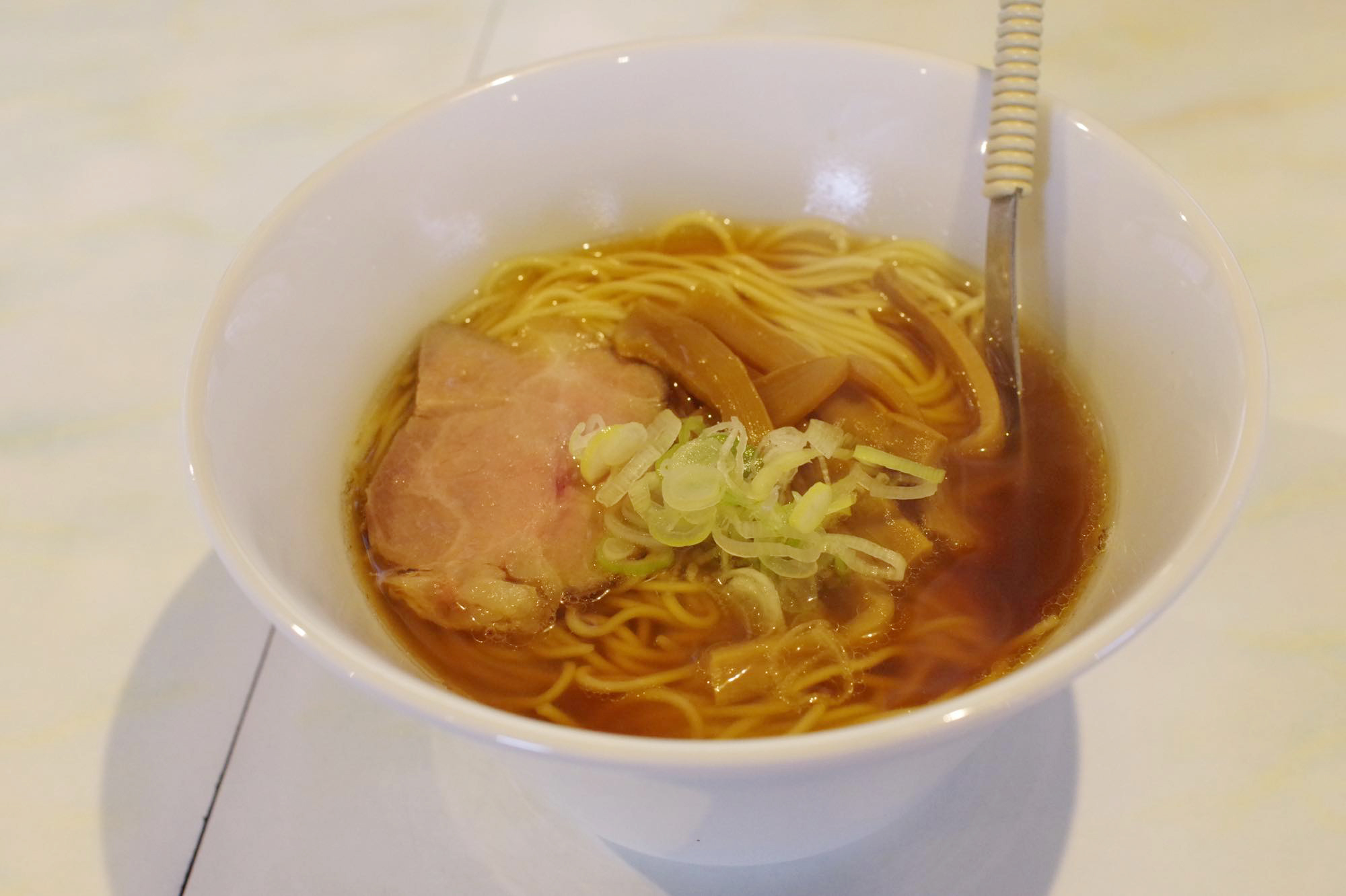 朝から行列！山形県鶴岡市で独自進化を遂げた絶品スープの秘密