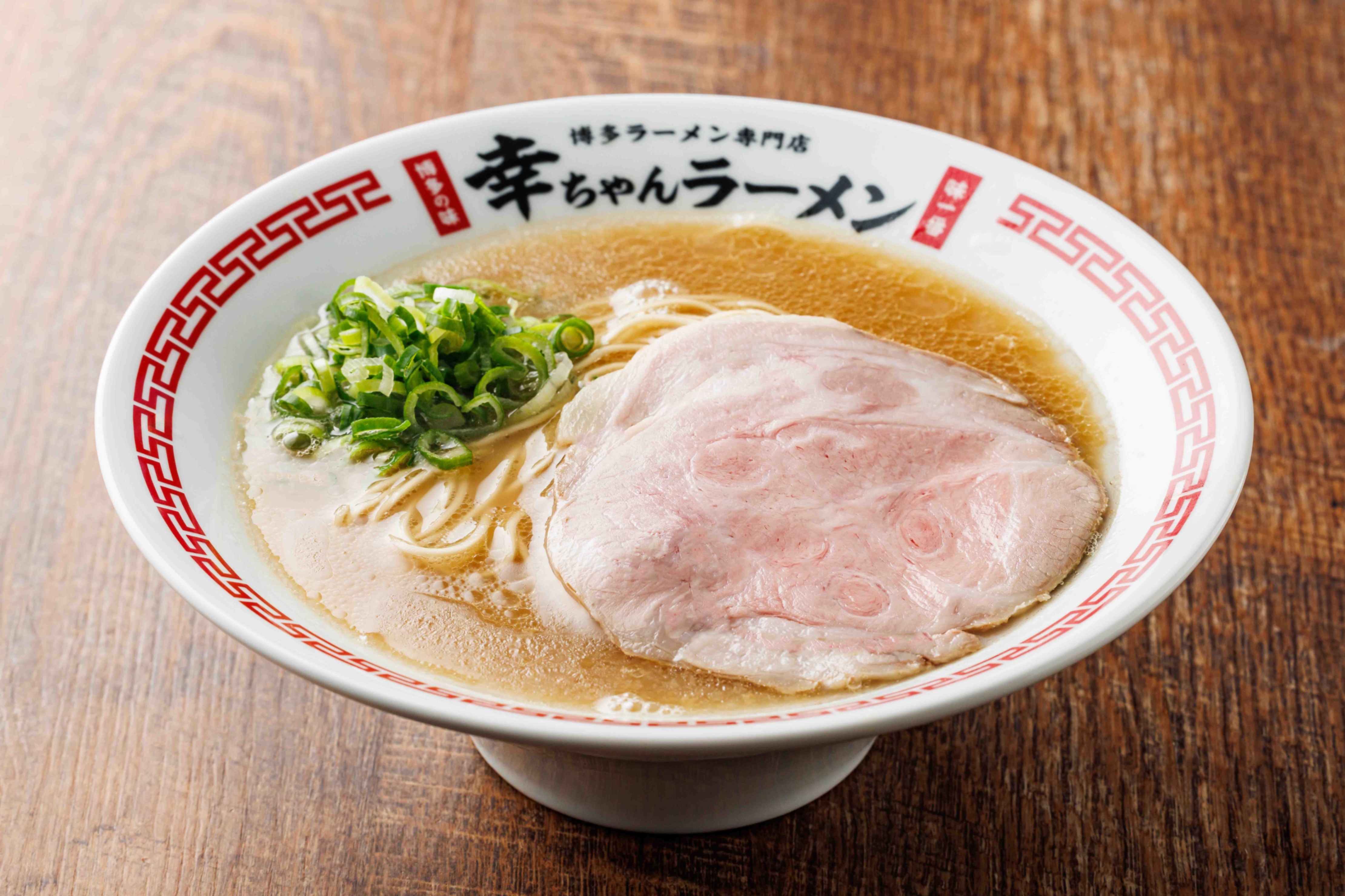 一幸舎が放つ町豚骨「幸ちゃんラーメン」人気の秘密とリアルな評判
