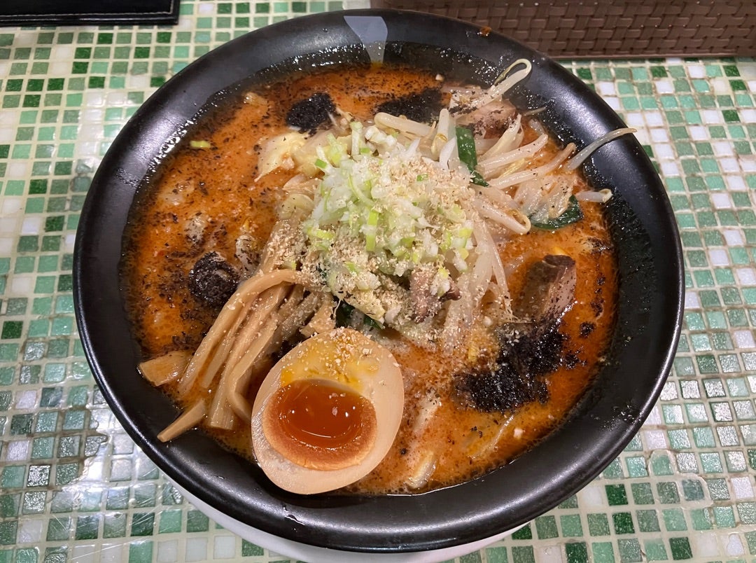 名取「中華そばいぶし」の魅力徹底解剖！燻製麺の評判と混雑・駐車場