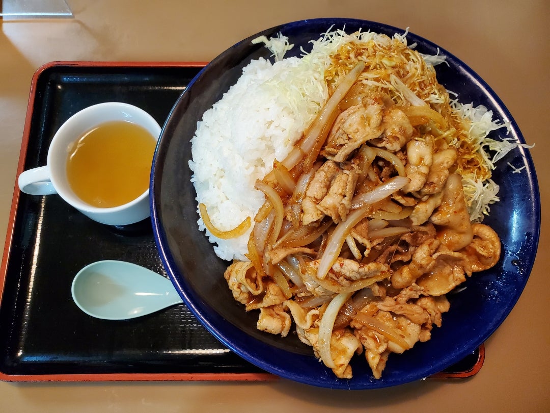 デカ盛りの聖地「ぼん天」なぜ人気？おすすめ定食と店舗の魅力を徹底解剖