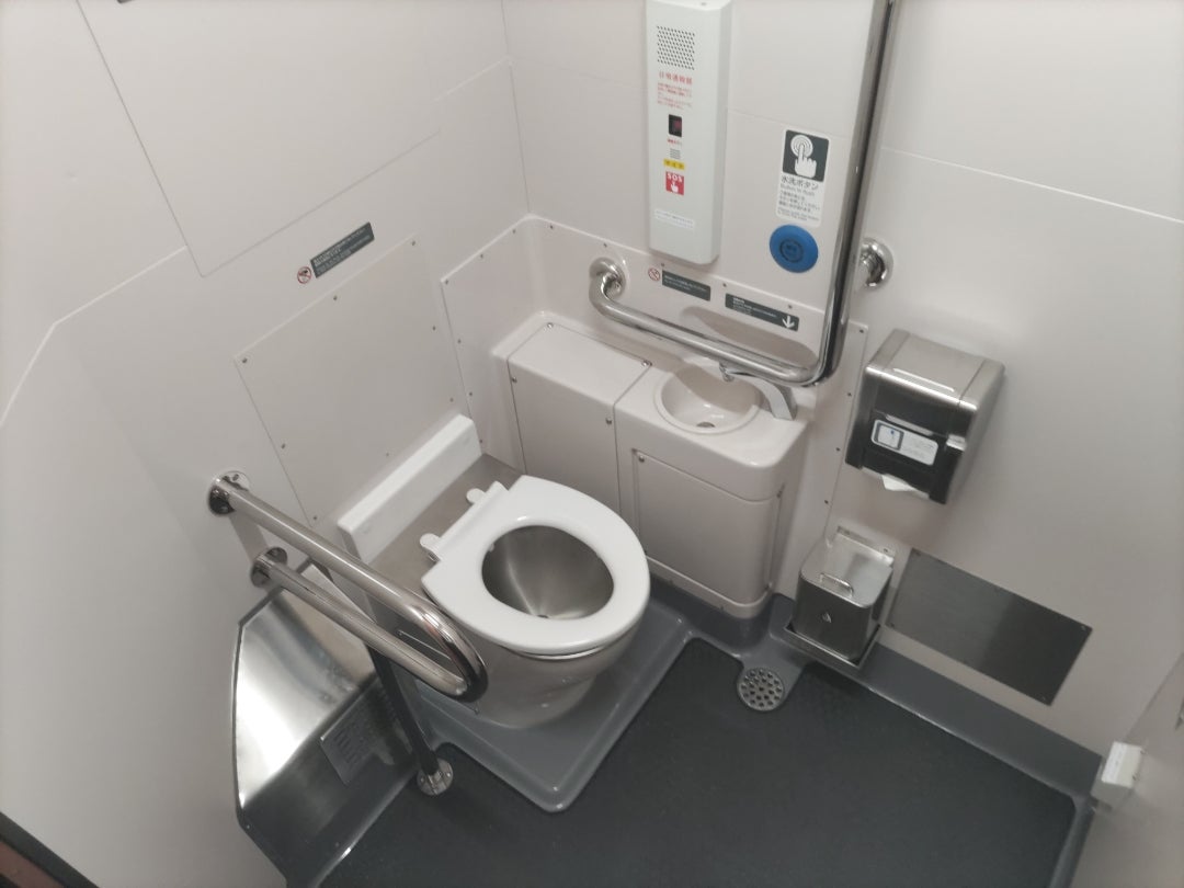 東海道本線で腹痛なら何号車へ？トイレの位置と穴場を徹底解説