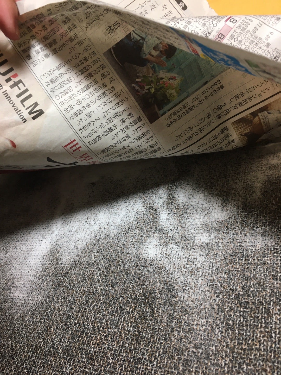 ゲロの匂いはいつ消える？放置で数週間残る原因と劇的中和消臭術