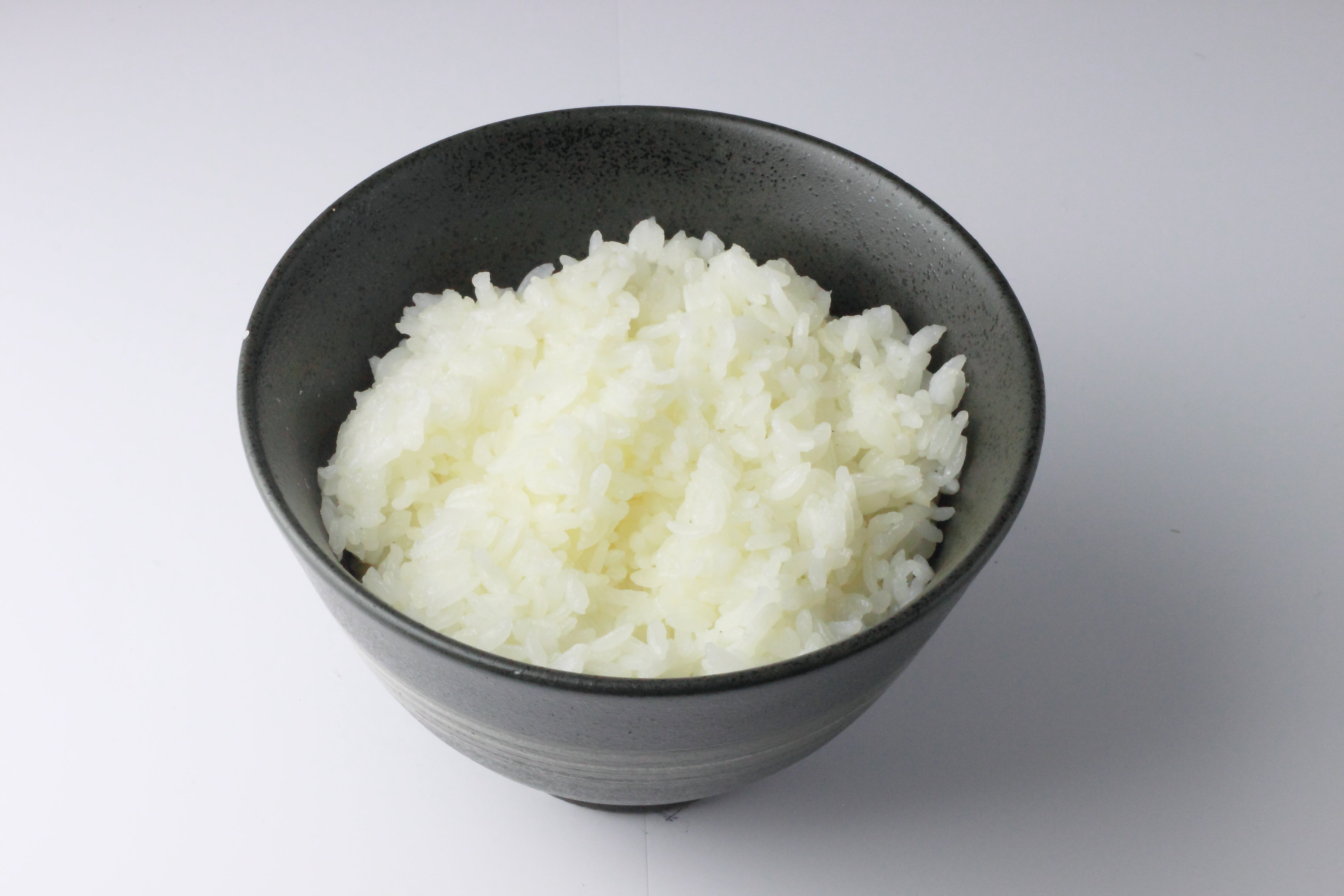 お米300Gは何合？生米と炊飯後で激変する重さと失敗しない水加減