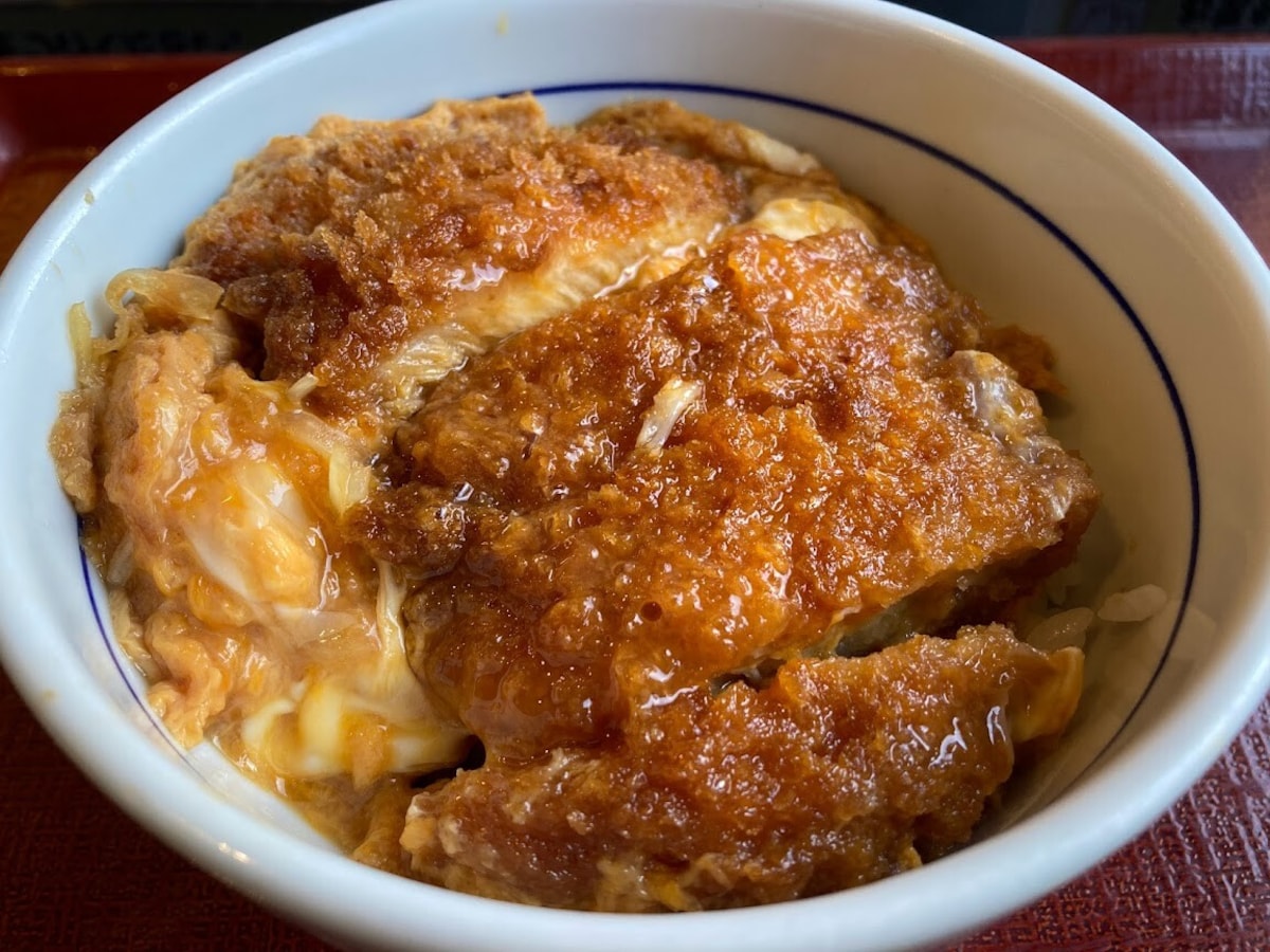 なか卯のカツ丼はなぜうまい？特製京風だしと極上卵の秘密を徹底解剖