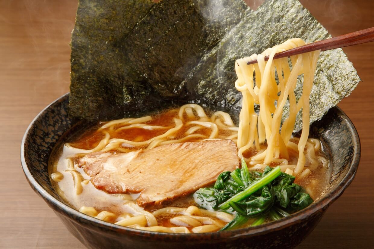 【徹底解説】家系ラーメンとは？直系と資本系の違いや注文の極意