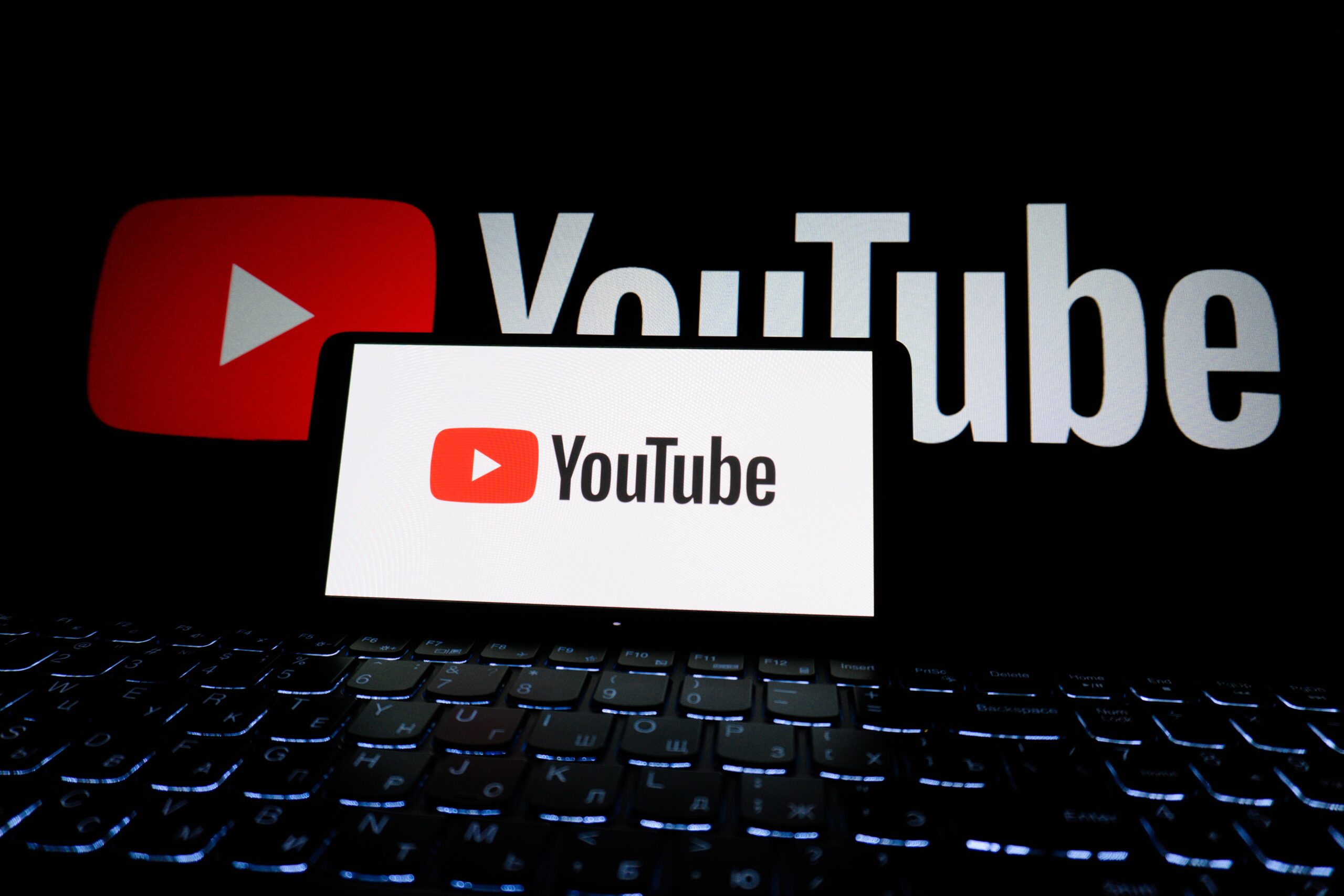 Youtube世界初の動画「Me at the Zoo」真相と創業者の現在