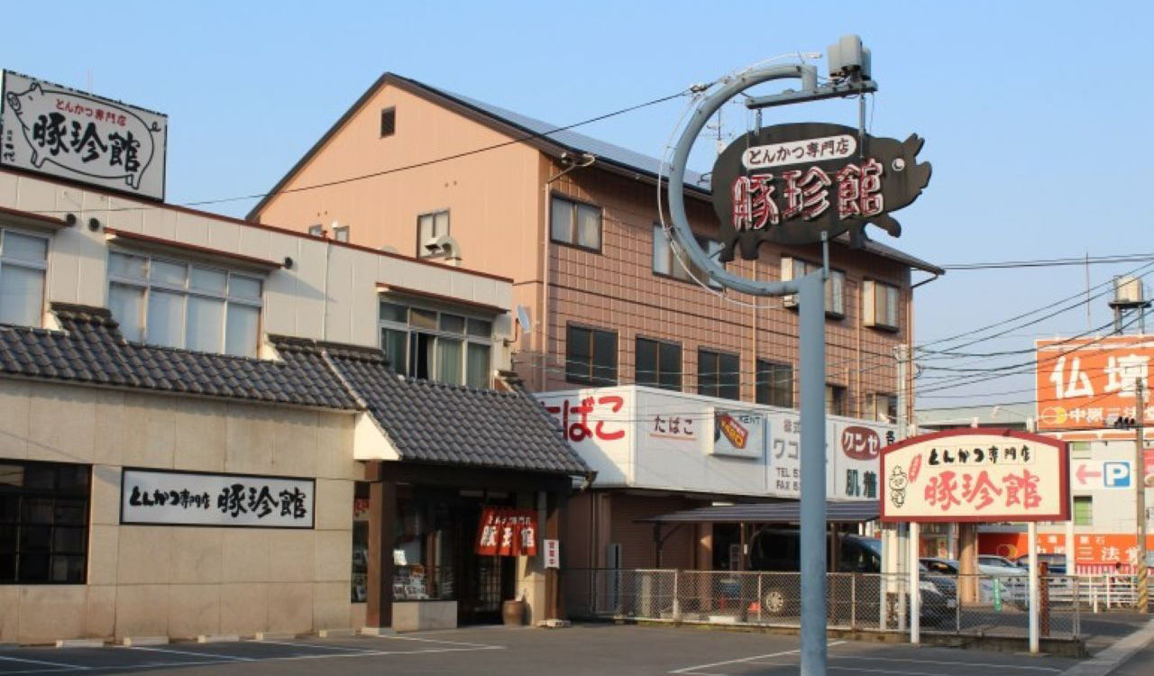新宿西口の行列店「豚珍館」徹底解剖！驚異のコスパと爆速の秘密