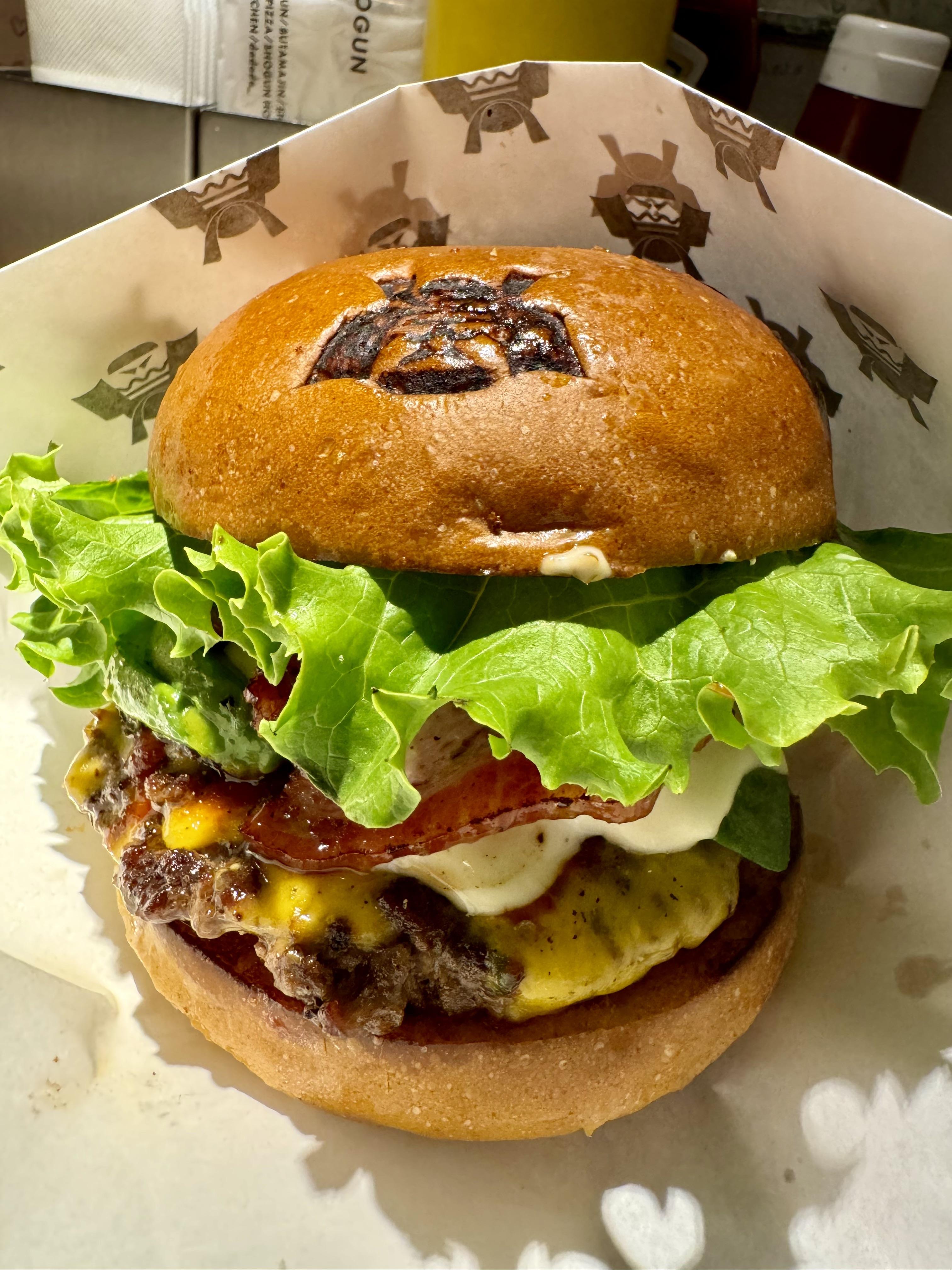 Shogun Burger新宿総本店の評判は？行列の理由と和牛パティの真価