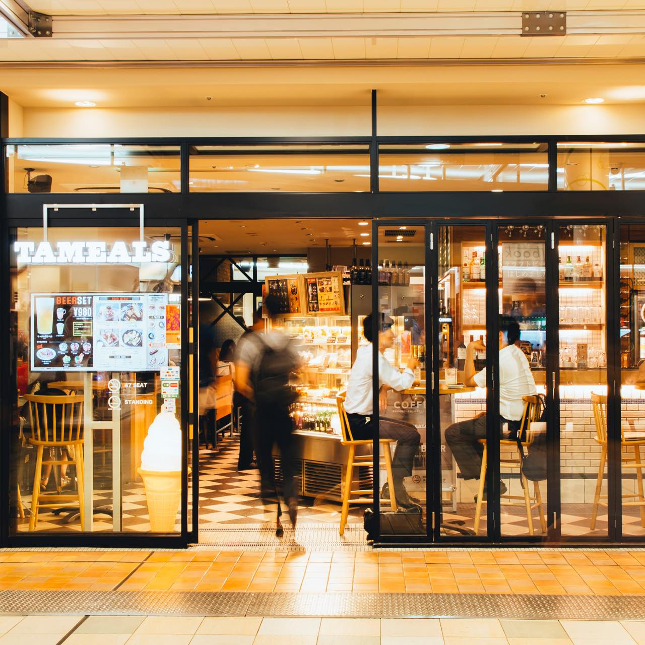 【2026年最新】品川駅のカフェ決定版！混雑回避の穴場や電源・個室を徹底解説
