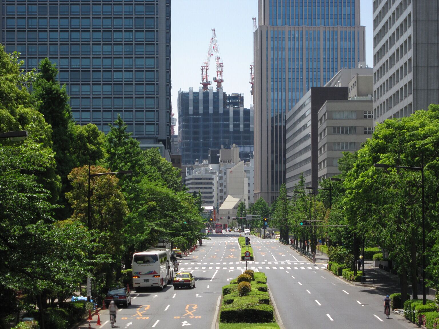 霞ヶ関の省庁ランキング2026！権力序列・激務度・年収の真相