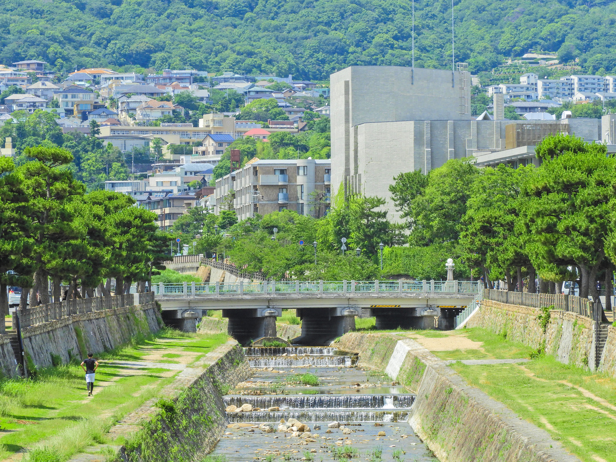 兵庫県芦屋市の住みやすさと豪邸伝説！2026年の治安や六麓荘のリアル